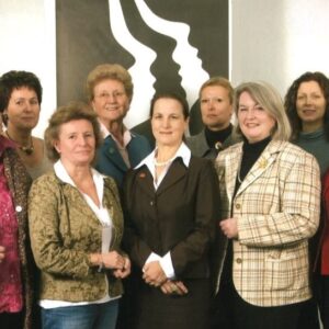 Der DF-Vorstand 2009: Dr. Kira Stein, Sieglinde Scheel, Gabriele Wrede, Dr. Dagmar E. Dennin, Dr. Bettina Schleicher, Almuth Kollmorgen, Marlies Brouwers, Ilona H. Eisner